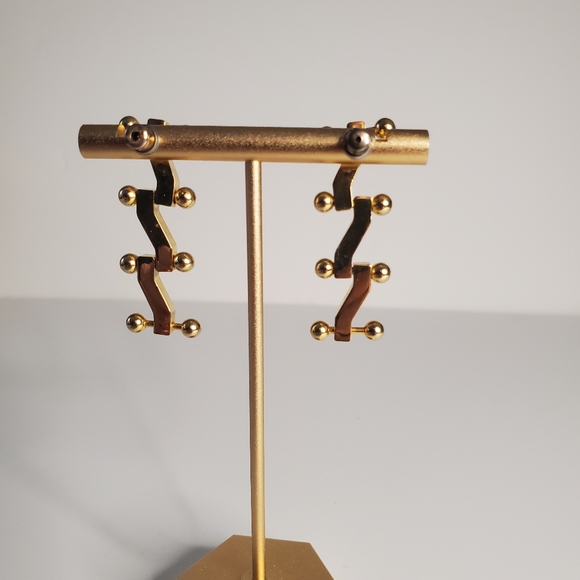 Vintage Gold tone post zig zag earrings, from the 80s, Excellent condition - Picture 5 of 7